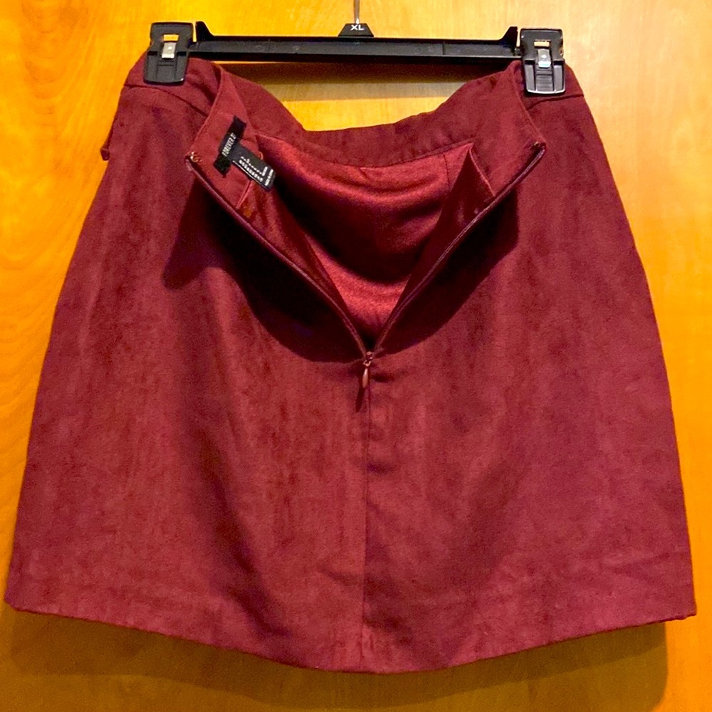F21 Faux Suede Wine Colored Mini Skirt ~ Laced Up Slits - Picture 6 of 8